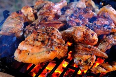 Round Table hou hoenderbraai