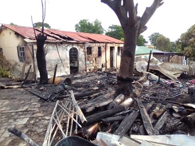 Blaze destroys house in Hornlee 