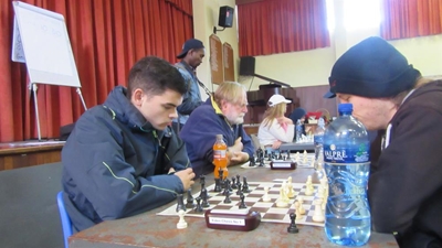 Chess champs come together