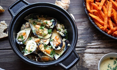 What’s for dinner? Creamy garlic mussel pot
