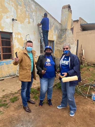Huis kry 'n nuwe baadjie
