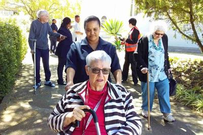 Tehuis hou hulle inwoners paraat