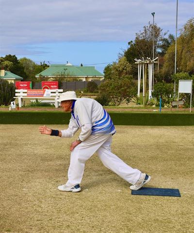 Heads up for lawn bowling