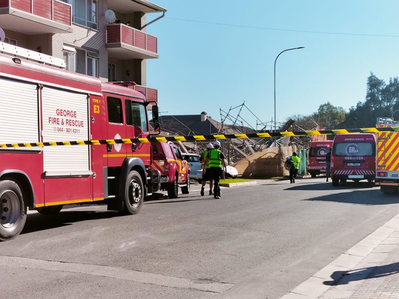 Building collapse in Victoria Street | George Herald