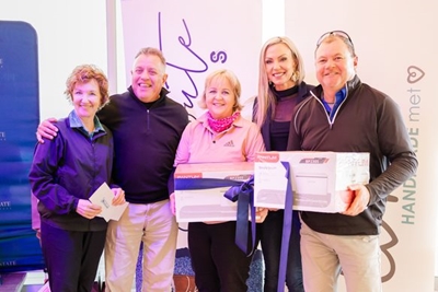 Gholf samel geld vir kanker in