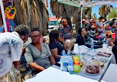 Gemeenskappe stroom na Dienste op Wiele in Klipplaat