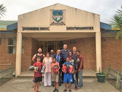 Klub kry nuwe bokshandskoene