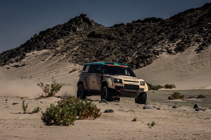 Defender kicks off debut in Dakar Rally 2026