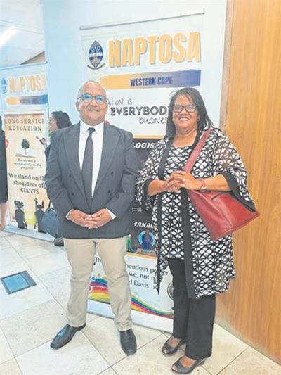 Ladismith-onderwyser in Kaapstad vereer
