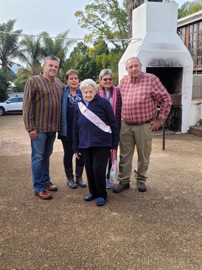 Tannie Mattie sien nog kans vir die wêreld!