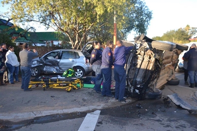 2 dae, 2 ernstige botsings, 2 mense beseer