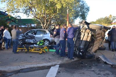 2 dae, 2 ernstige botsings, 2 mense beseer