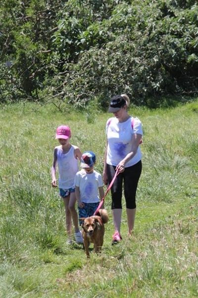 Huge support for animal colour run
