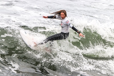 Waveriders flock to Vic Bay