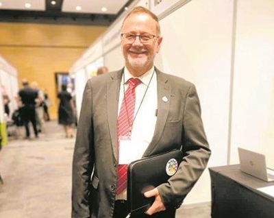 Bredell faces political barrage