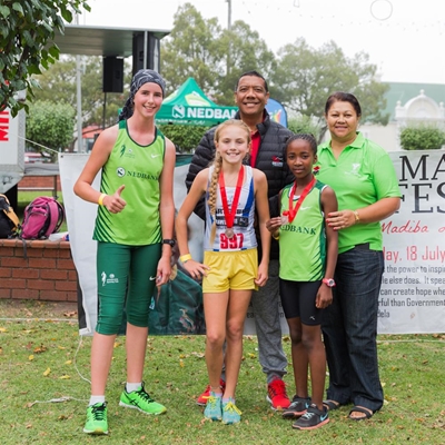 Groot getal kinders by Madiba-padwedlope