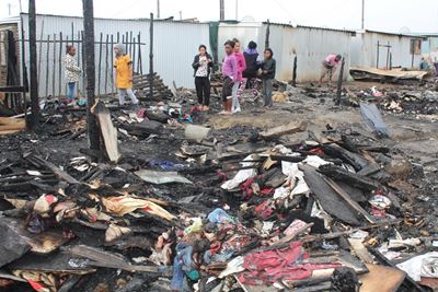 Rosedale-brand saai verwoesting