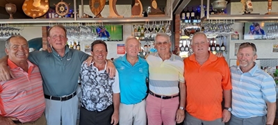Pat Good ewenaar sy ouderdom op gholfbaan