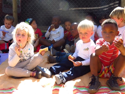 Puppet show teaches tots pet care