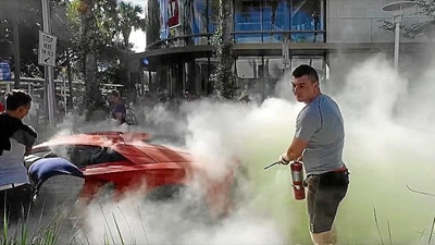Fiery fate of a Lamborghini