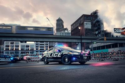 New Ford hybrid joins US police force