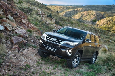 Hilux SRX bult die spiere en Fortuner skitter sierlik