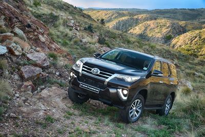Hilux SRX bult die spiere en Fortuner skitter sierlik