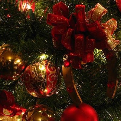 3 Budget-friendly Christmas decorating tips 
