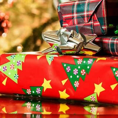 4 ways to avoid the pressures of overspending this festive season