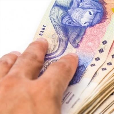 Currency traders cautious on rand's future