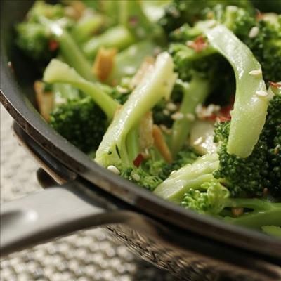 5 things that happen to your body when you eat broccoli 