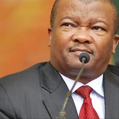 Holomisa to meet with ANC & DA over coalition