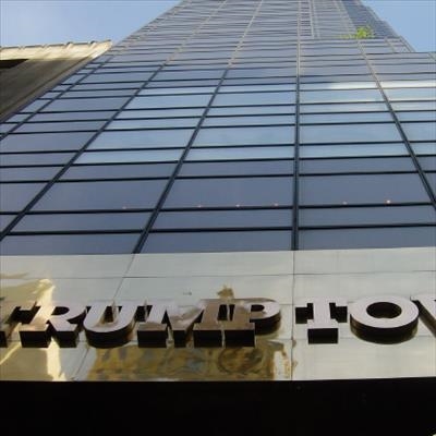 Police arrest man trying to climb Trump Tower