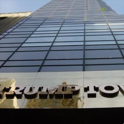 Police arrest man trying to climb Trump Tower