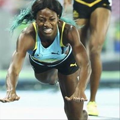 Rio 2016: Athlete dives over finish line to win