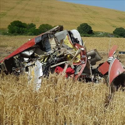 Helikopter vlieg teen kragdrade vas
