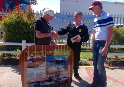 Boat show donates to fire station