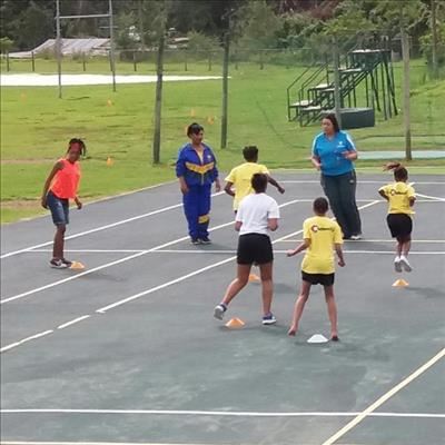 Suksesvolle netbalkliniek aangebied