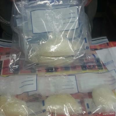 Hawks bust 2 for drug dealing