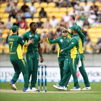 AB blast sets up thumping victory