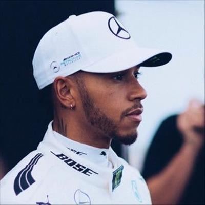 Hamilton all for more razzmatazz