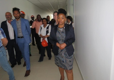 MEC visits new Thembalethu clinic