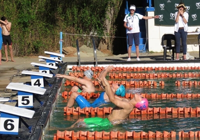 Swemmers meet kragte in Odn
