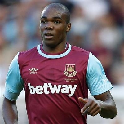 West Ham stun Spurs, Chelsea win