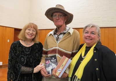 Fraserburg se boeredigter debuteer