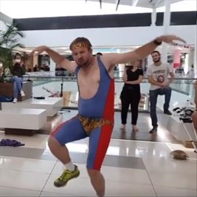 Robbie Wessels in dans-tweestryd in Menlyn