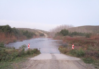 Brug gevaarlik na reën