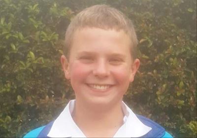 Jong leerder na jeugskou in Bathurst