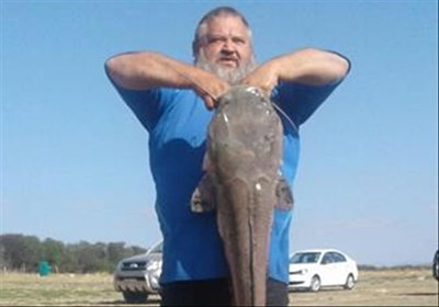 Hennie van Rensburg katrol die eerste prys in 