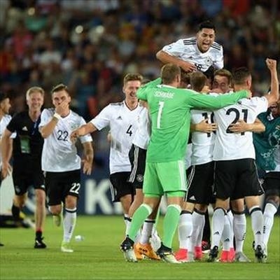 Germany, England seal WCup berths